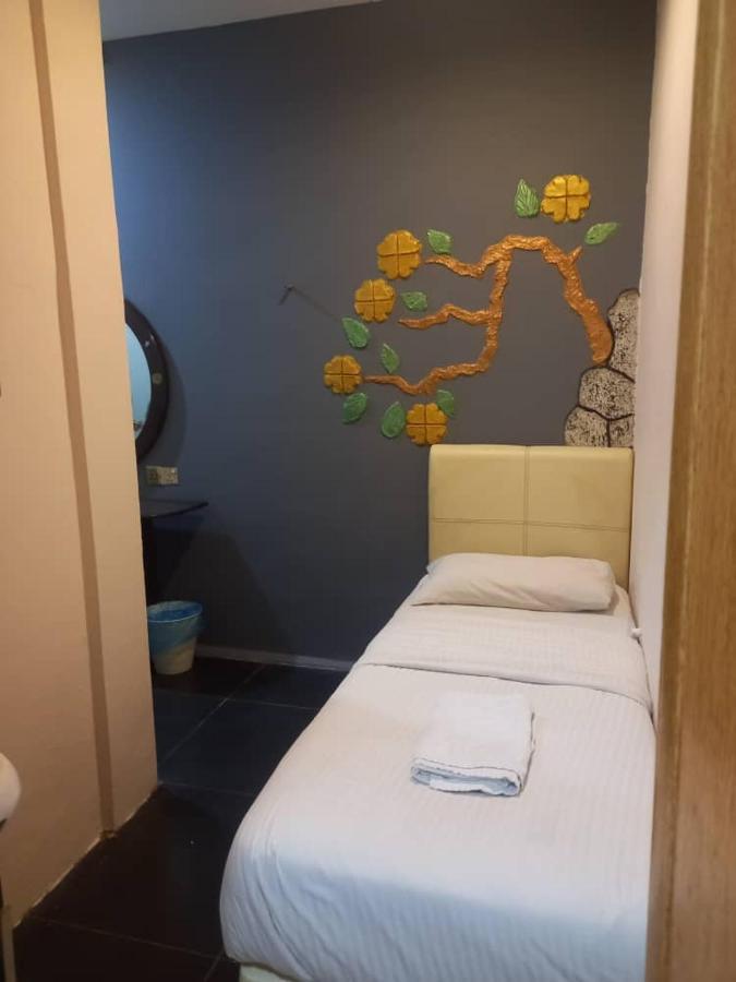 Golden Leaf Hotel Danga Bay جوهر بهرو المظهر الخارجي الصورة